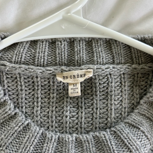 Boutique Brand Bubble Sleeve Sweater - Picture 3 of 3